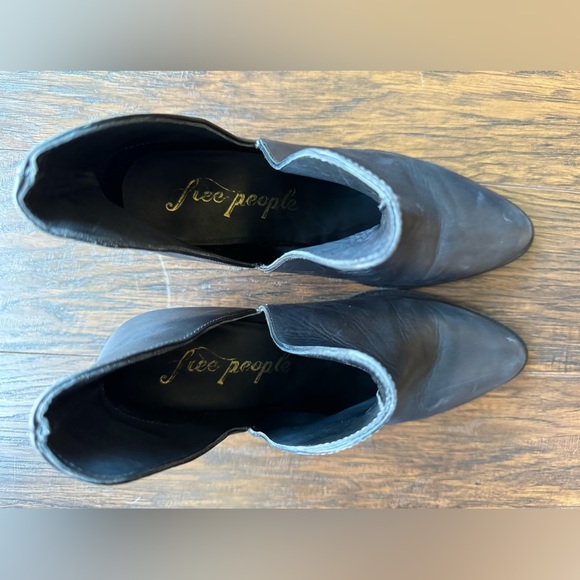 Free People Charm Double V Navy Blue Leather Pointed Toe Boots EUR 38 - Picture 14 of 15